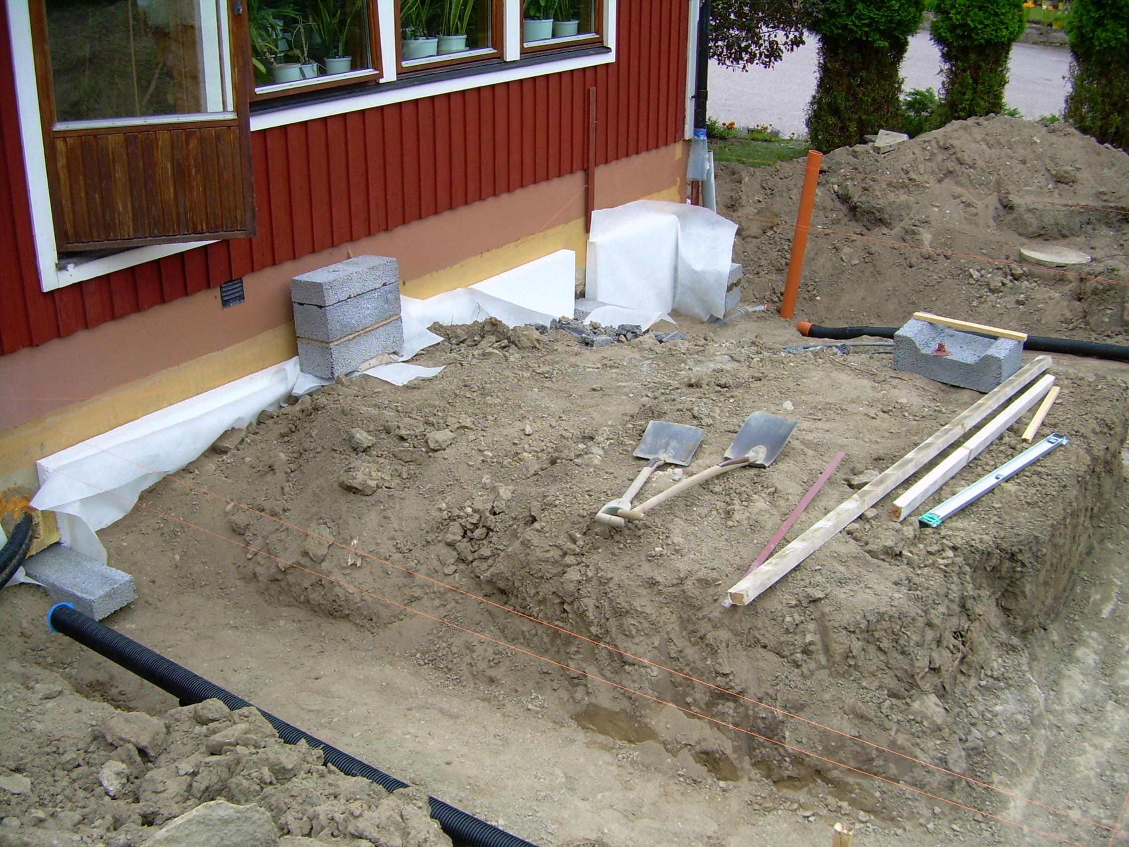 6. schaktning f&amp;#246;r grund.jpg