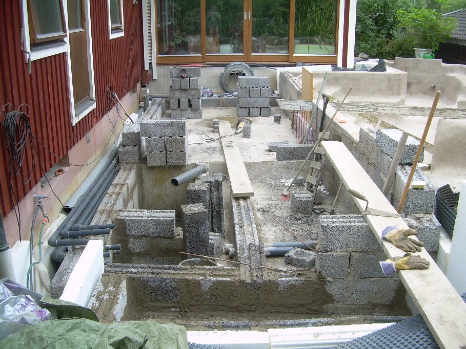 47.Gjutning klar och murning har b&amp;#246;rjat igen.JPG